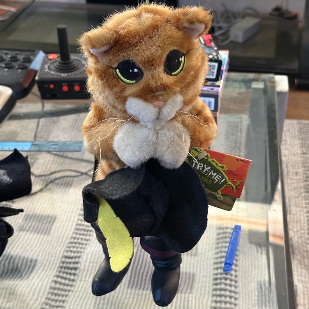 Vintage Shrek 2 Puss in Boots w/ Voice box 2004